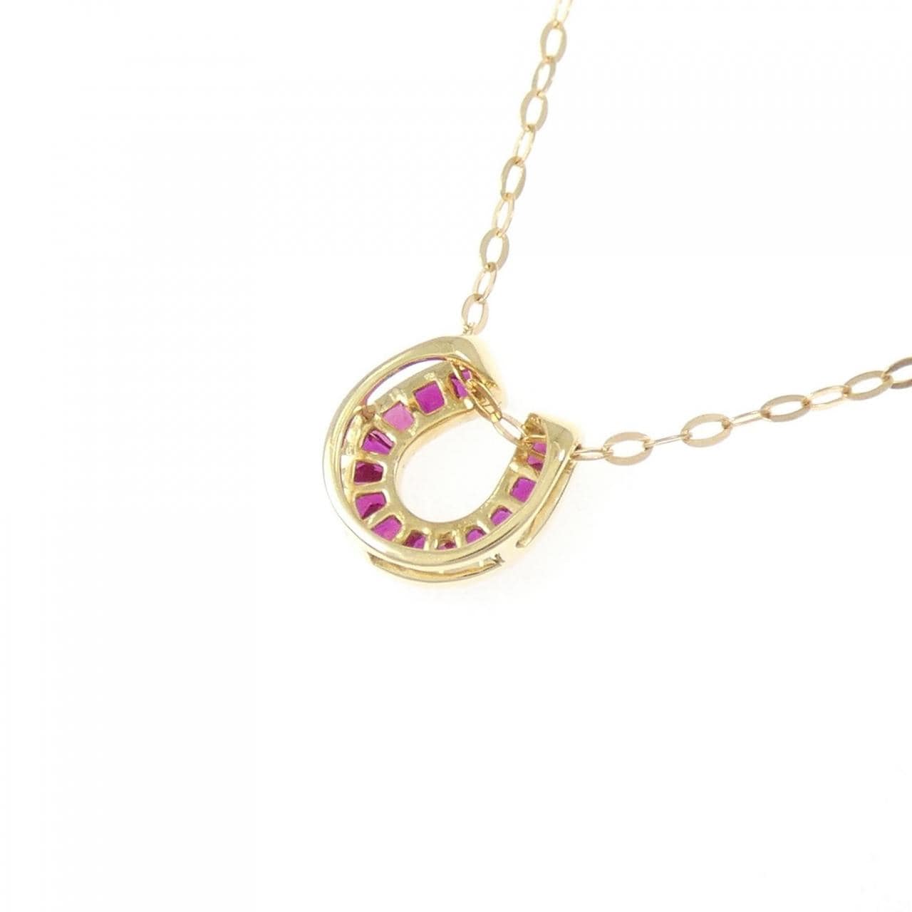 ジーエスティービー ルビー ネックレス