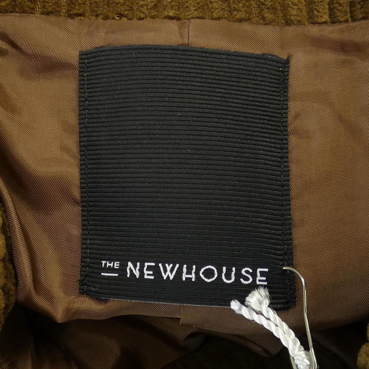 ザニューハウス THE NEWHOUSE ジャケット