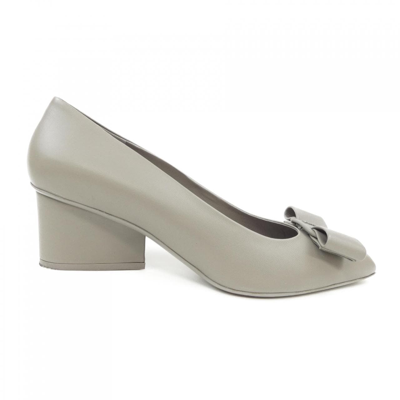 サルヴァトーレフェラガモ SALVATORE FERRAGAMO パンプス