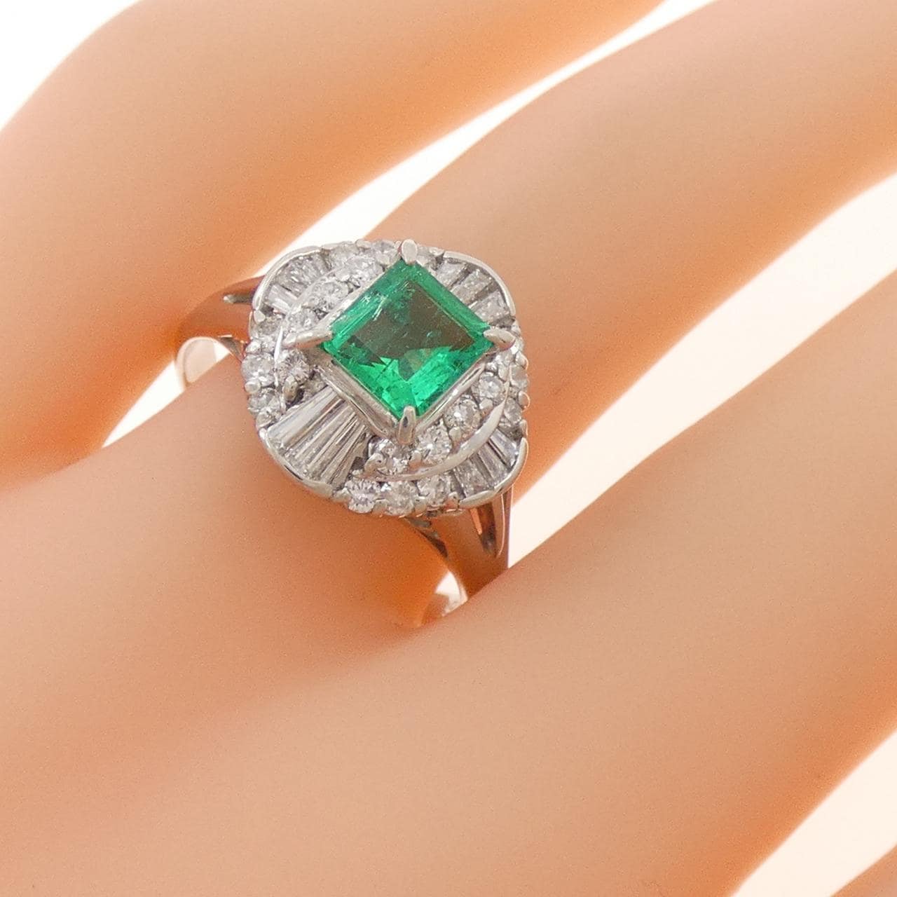 PT900 エメラルド リング 0.63CT