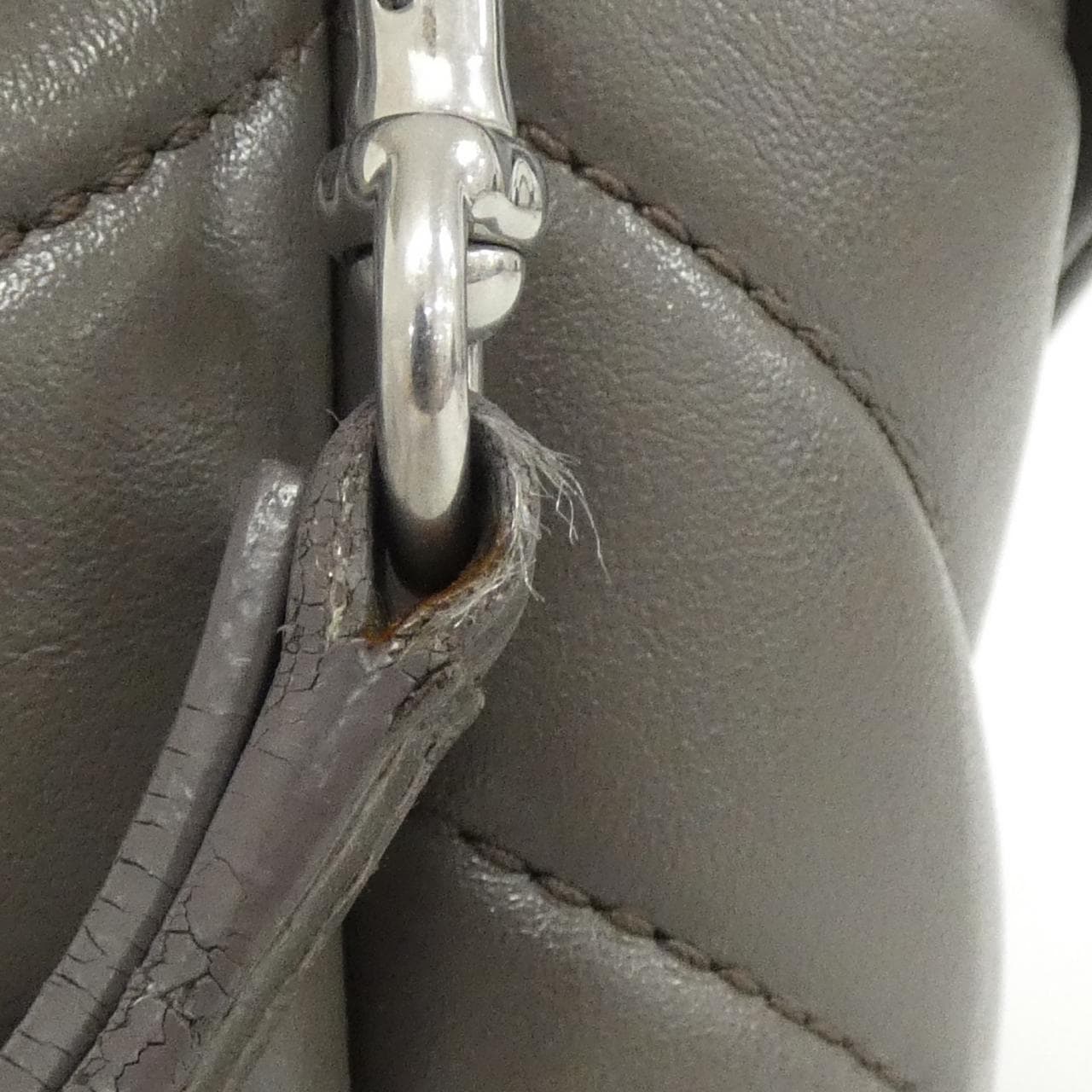 サンローラン ルル トイ バッグ 467072 DV706 ショルダーバッグ