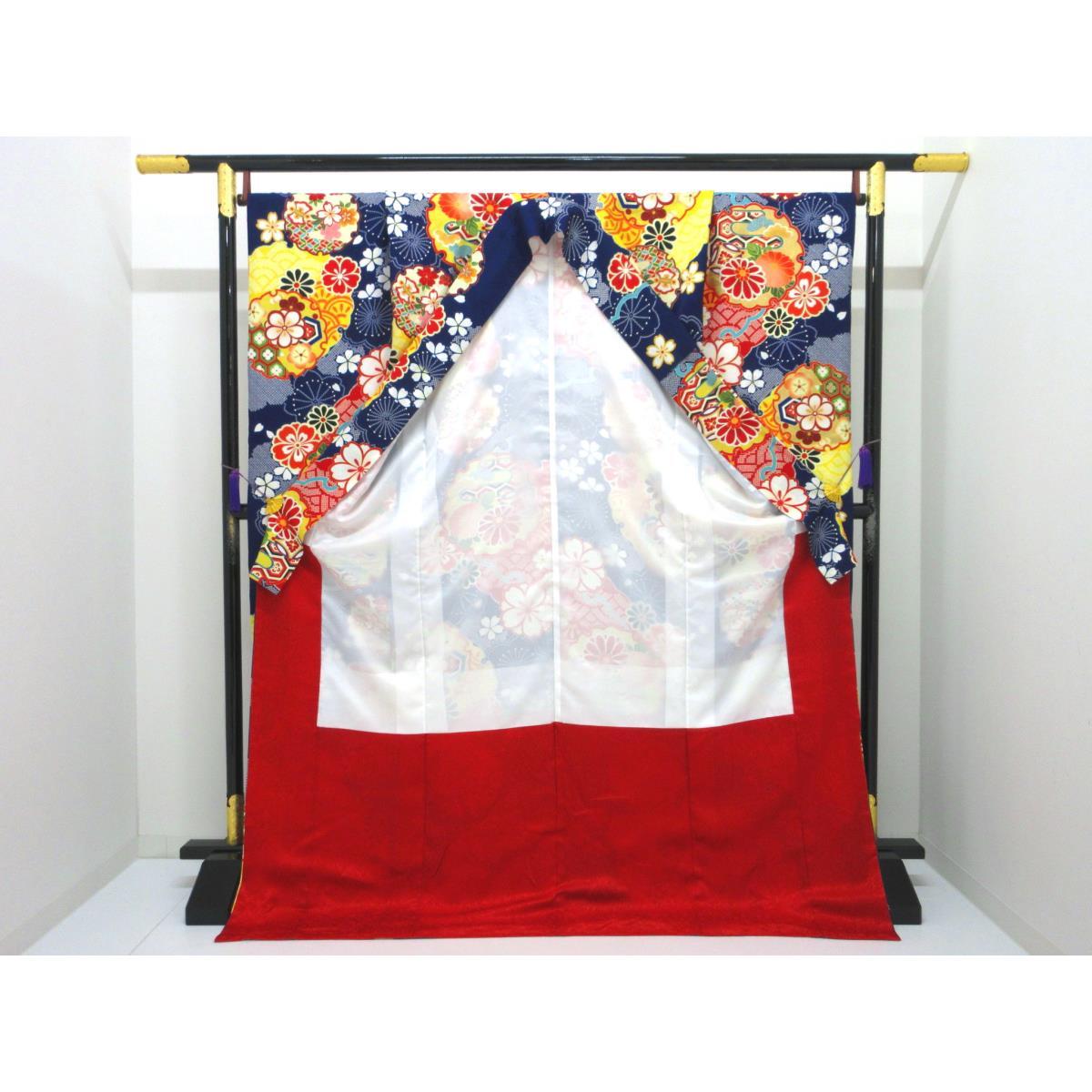 振袖　友禅金彩加工　刺繍入り