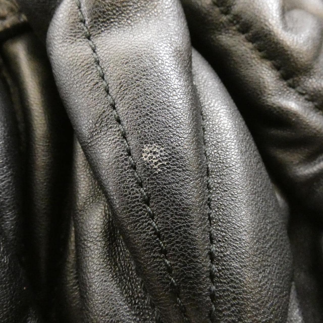 ミュウミュウ ショルダーバッグ