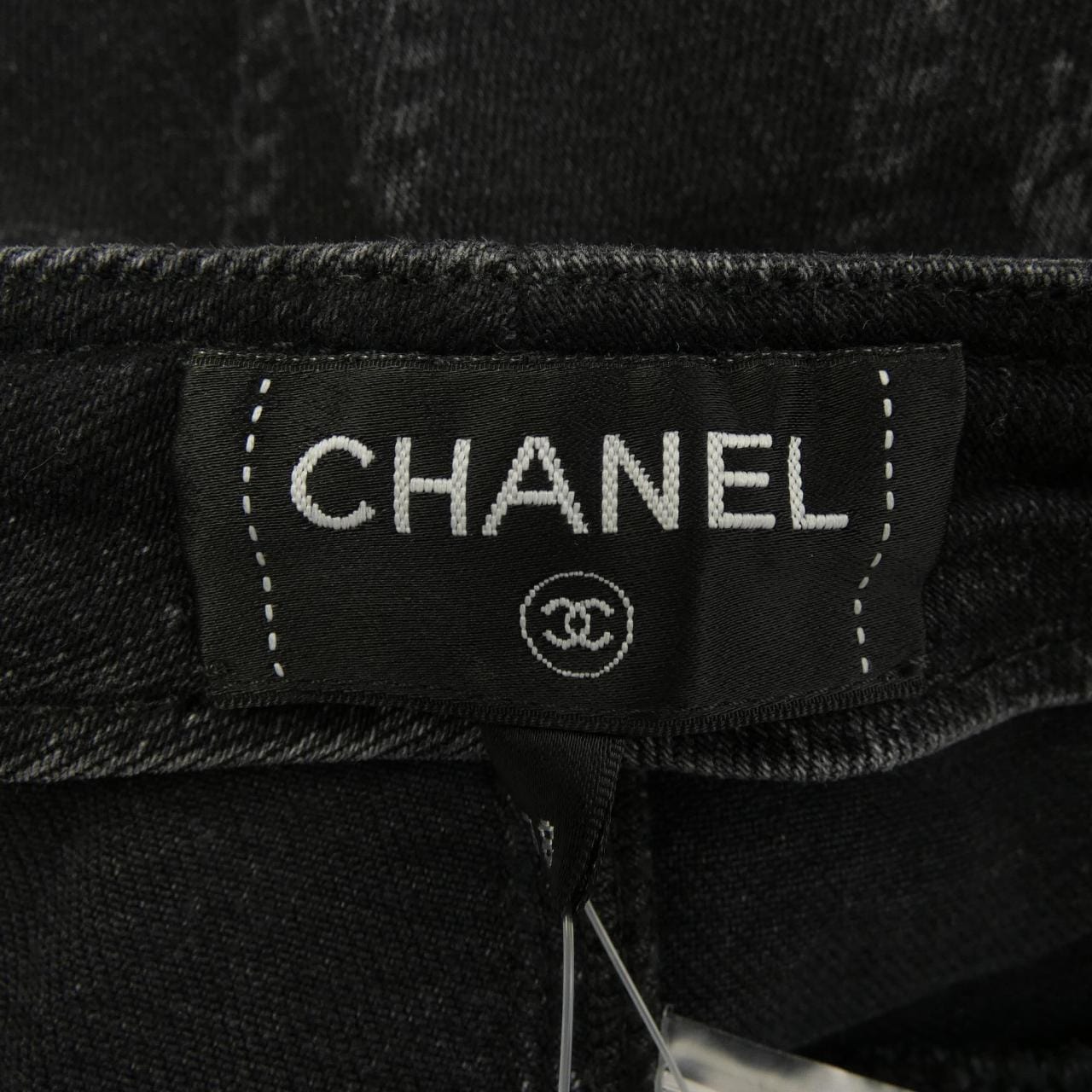 シャネル CHANEL METIERS D'ART P75319V66955 23A ジーンズ