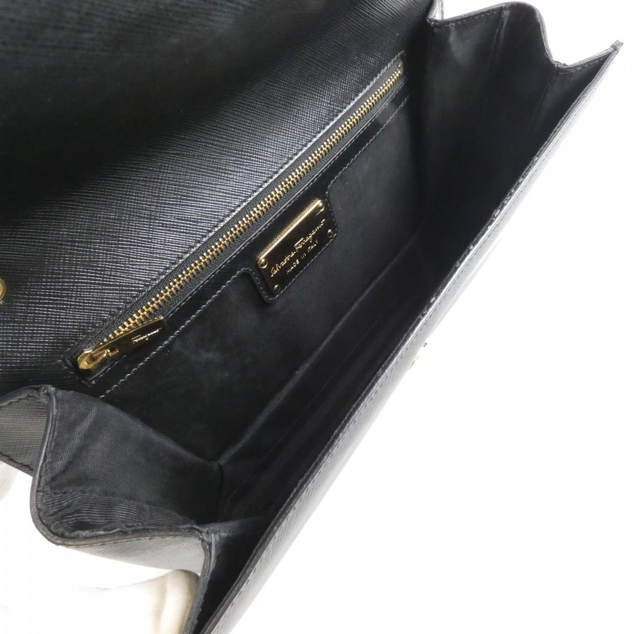 サルヴァトーレフェラガモ 21 D855 ショルダーバッグ