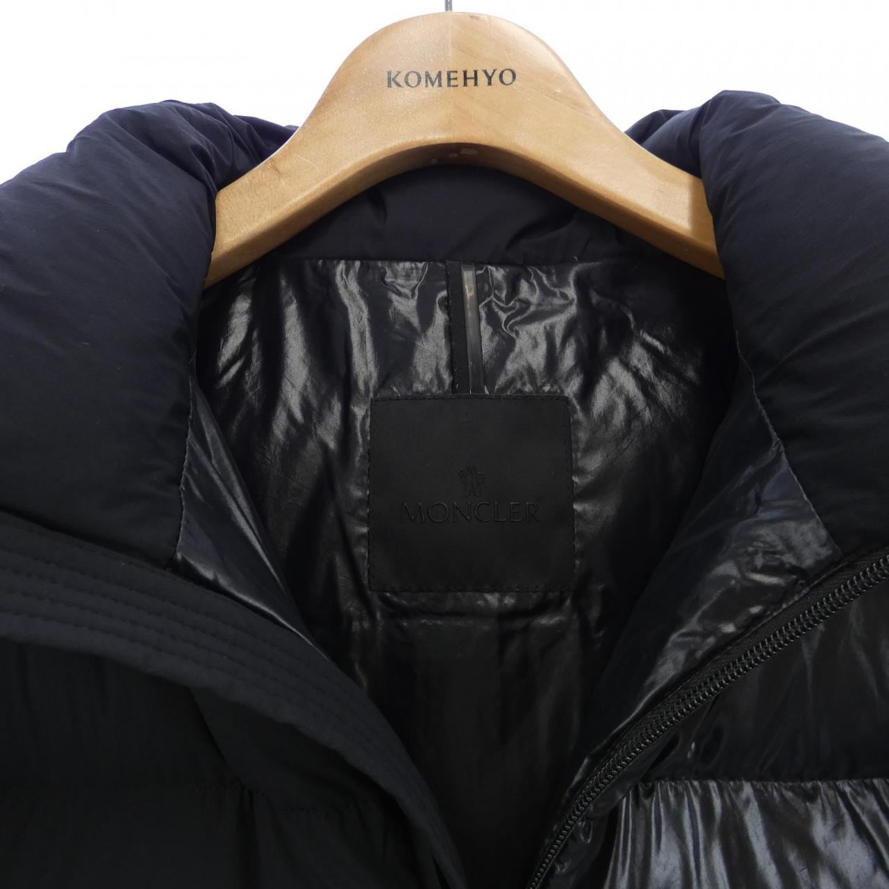 モンクレール MONCLER ダウンジャケット