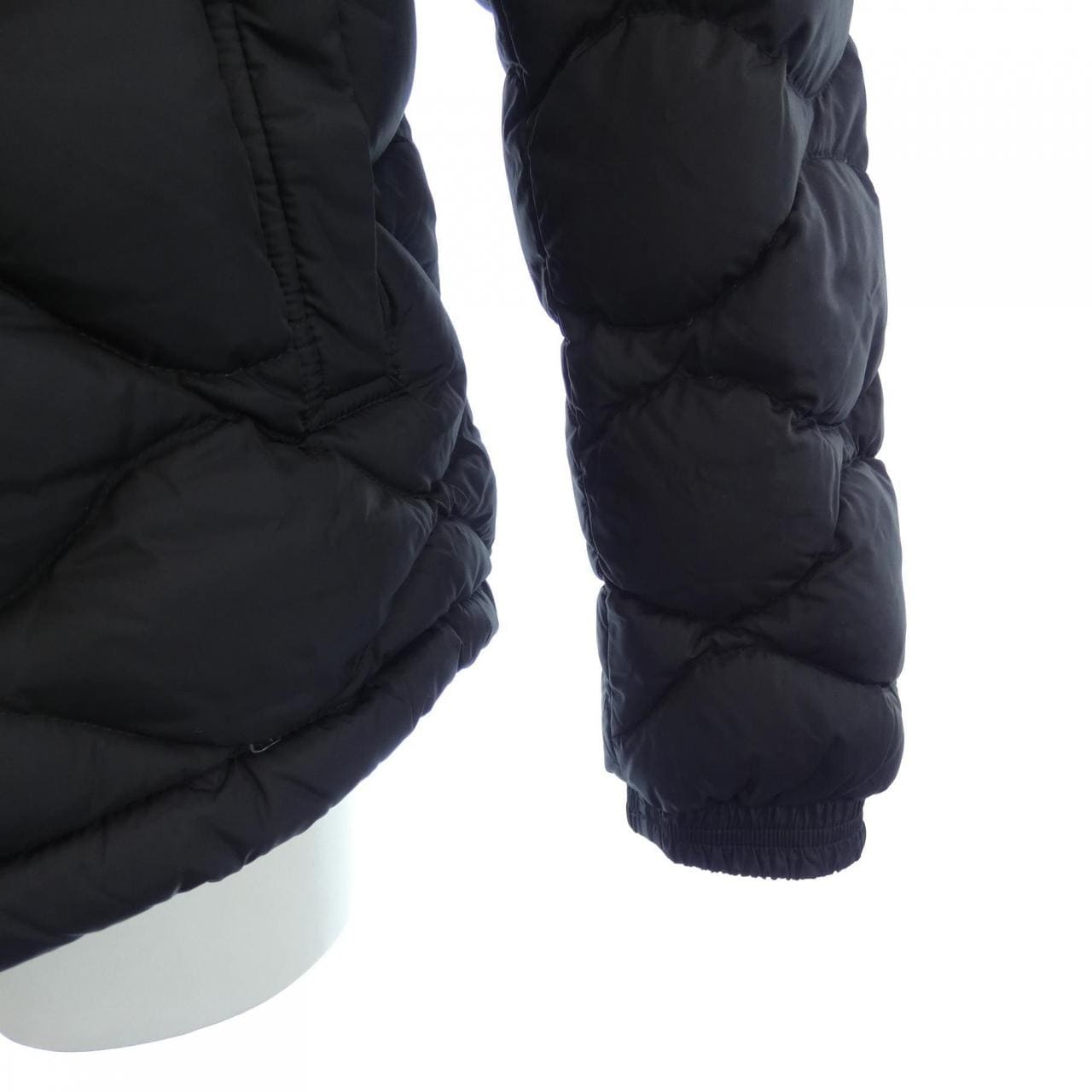 モンクレール MONCLER ダウンジャケット