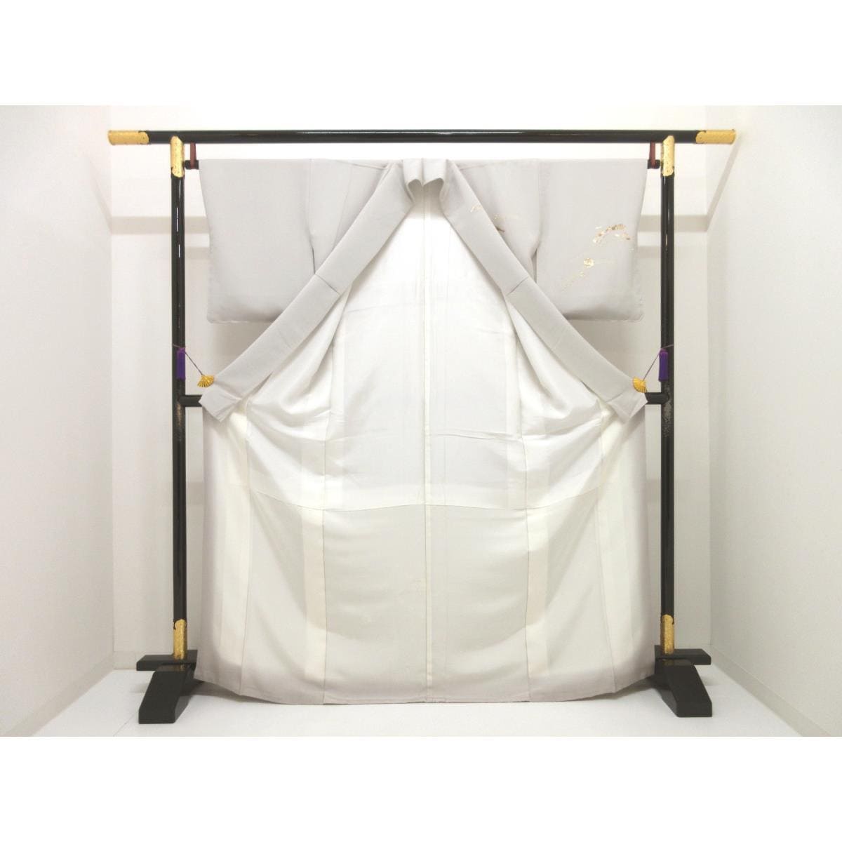 【未使用品】訪問着　友禅金彩加工　刺繍入り