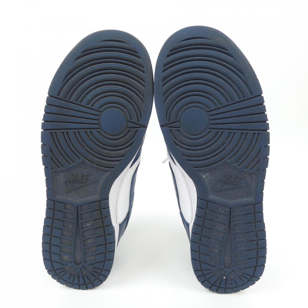 ナイキ NIKE スニーカー