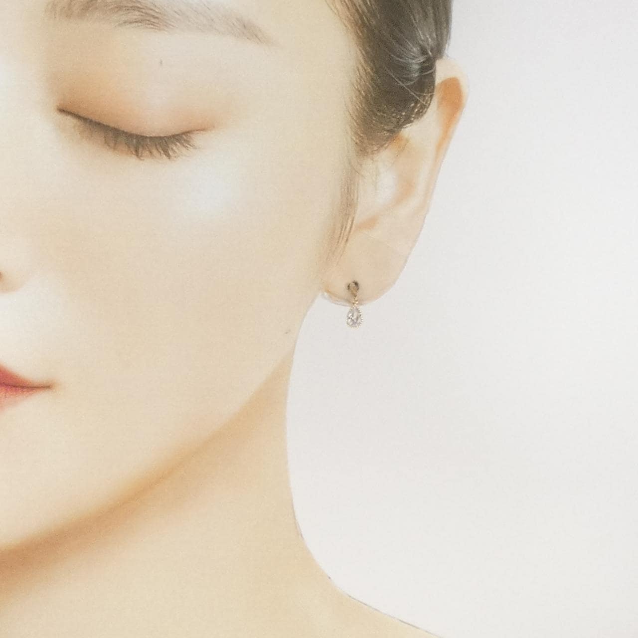 K10YG キュービック ピアス