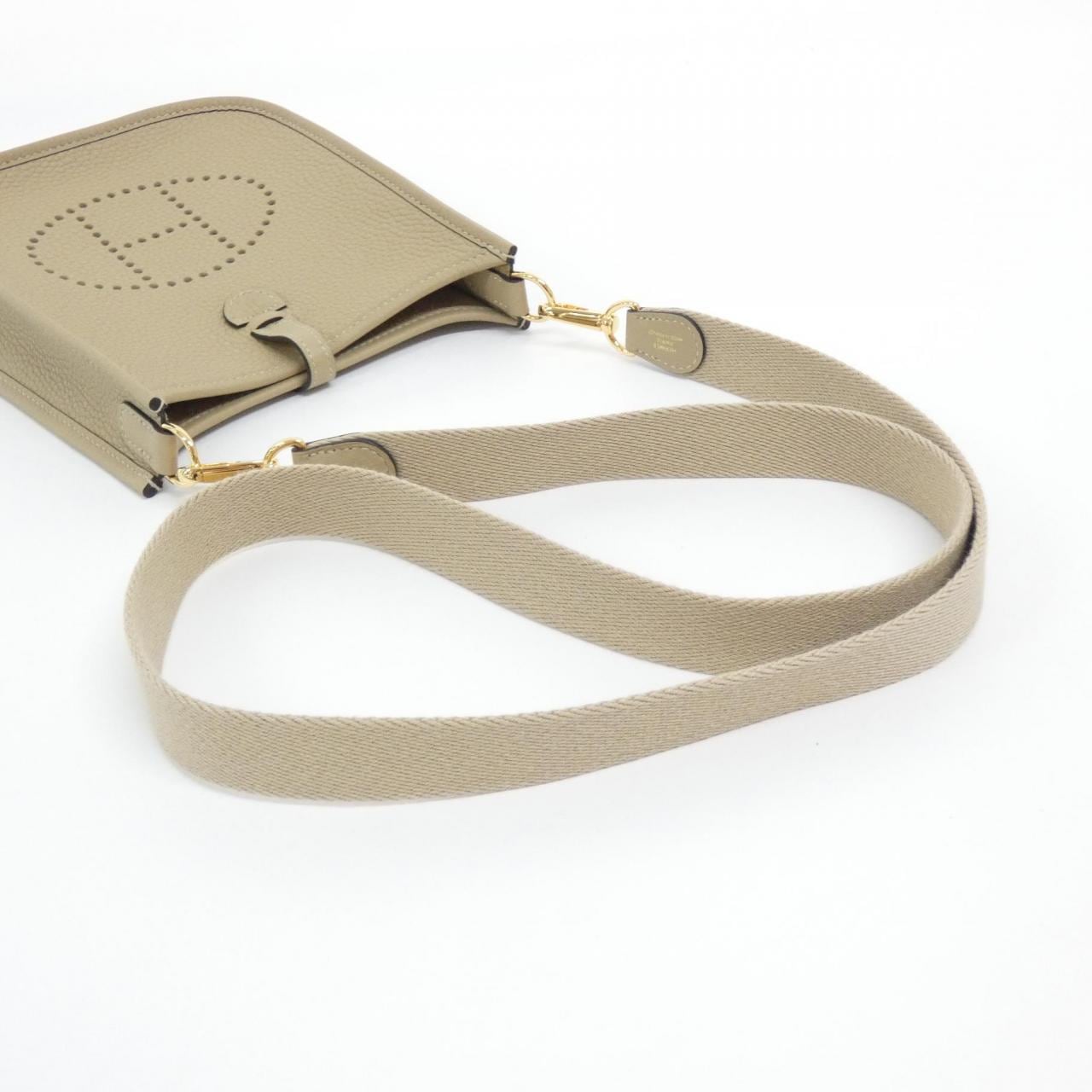 エルメス マキシキャドリーユ エヴリン アマゾン 16cm 069426CC ショルダーバッグ