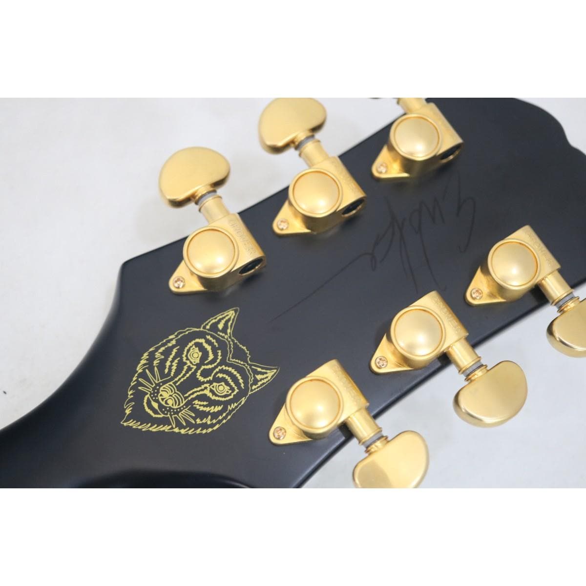 ＥＰＩＰＨＯＮＥ　　ＥＭＩＬＹ　ＷＯＬＦＥ　ＳＨＥＲＡＴＯＮ