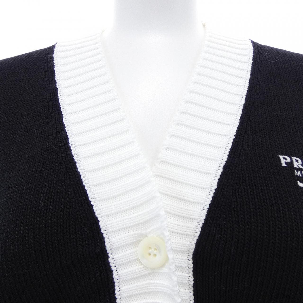 プラダ PRADA クロップド セミラグランショルダー P25I04 S211 1ZO5 カーディガン