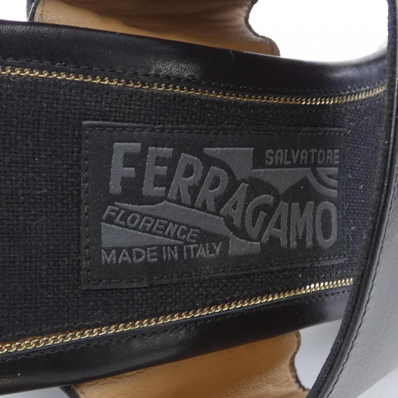 サルヴァトーレフェラガモ SALVATORE FERRAGAMO サンダル