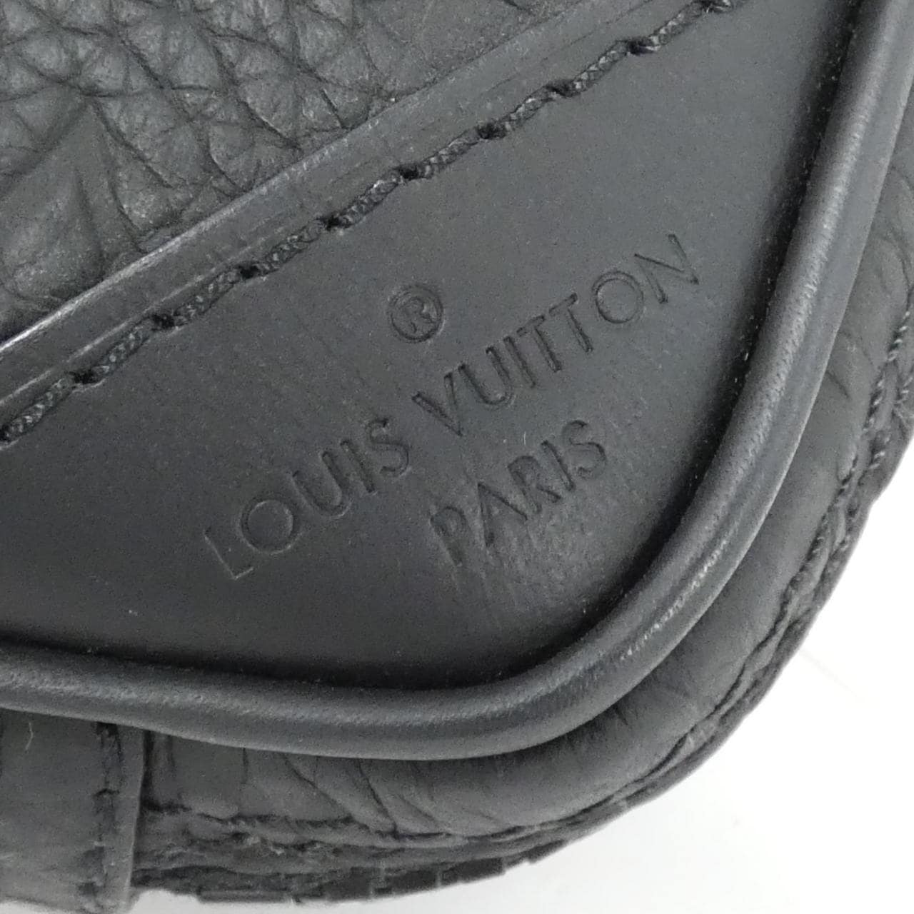 LOUIS VUITTON Taurillon Monogram Utility Side Bag M53298 Shoulder Bag