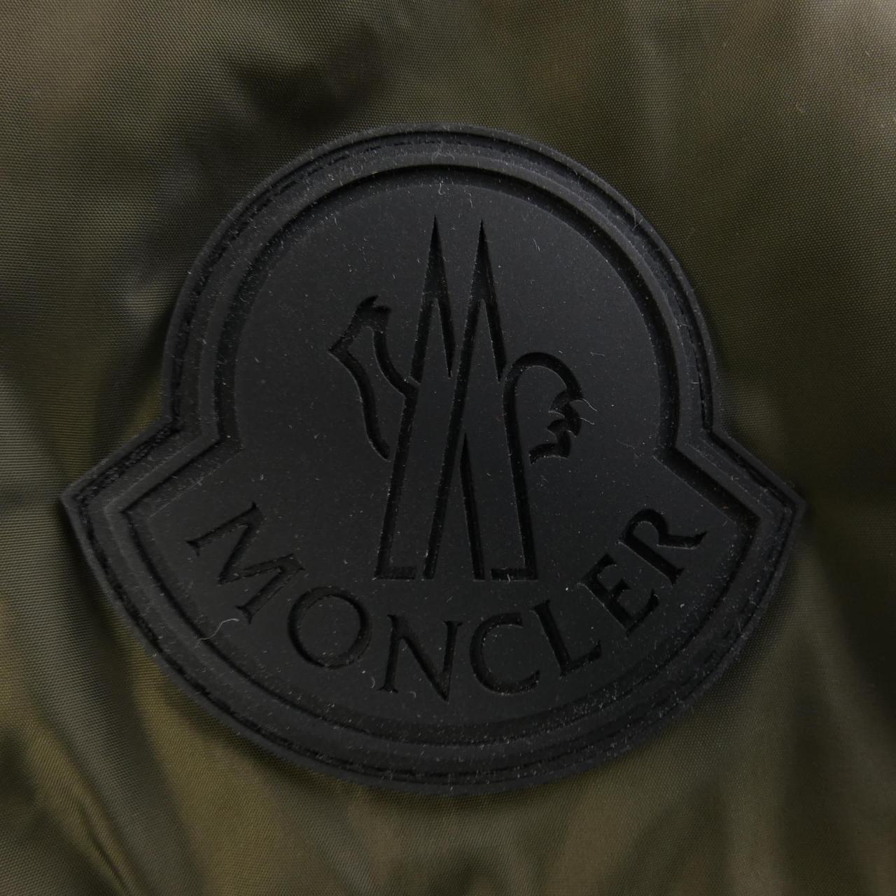 モンクレール MONCLER ダウンジャケット