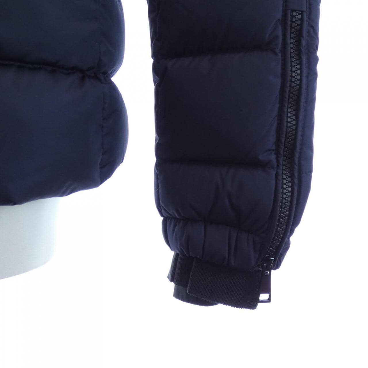 モンクレール MONCLER BETULA ダウンジャケット