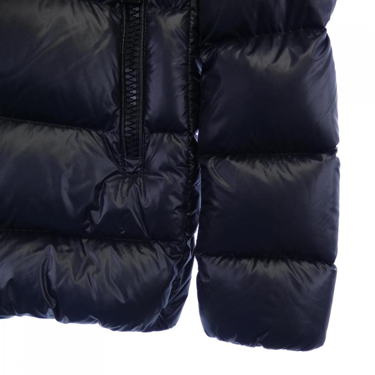 モンクレール MONCLER SERINDE ダウンジャケット