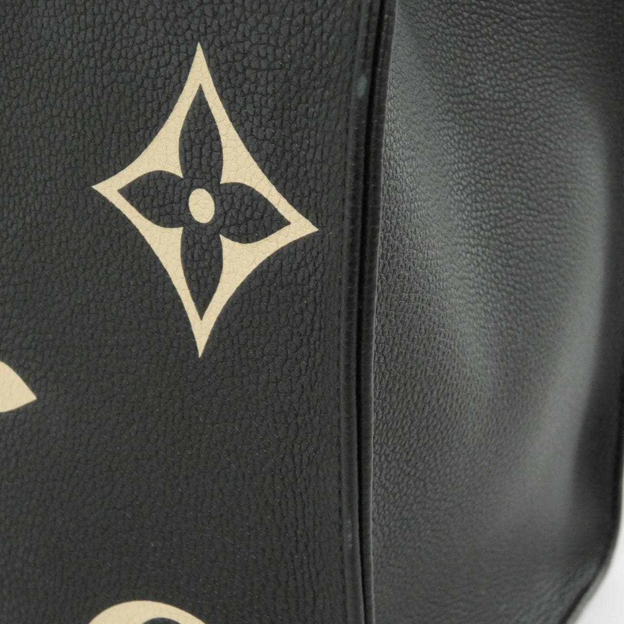 ルイヴィトン バイカラー モノグラム アンプラント オンザゴー MM M45495 バッグ