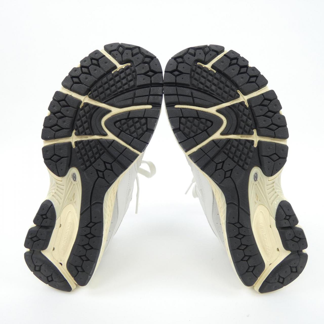 ニューバランス NEW BALANCE M2002RIA スニーカー