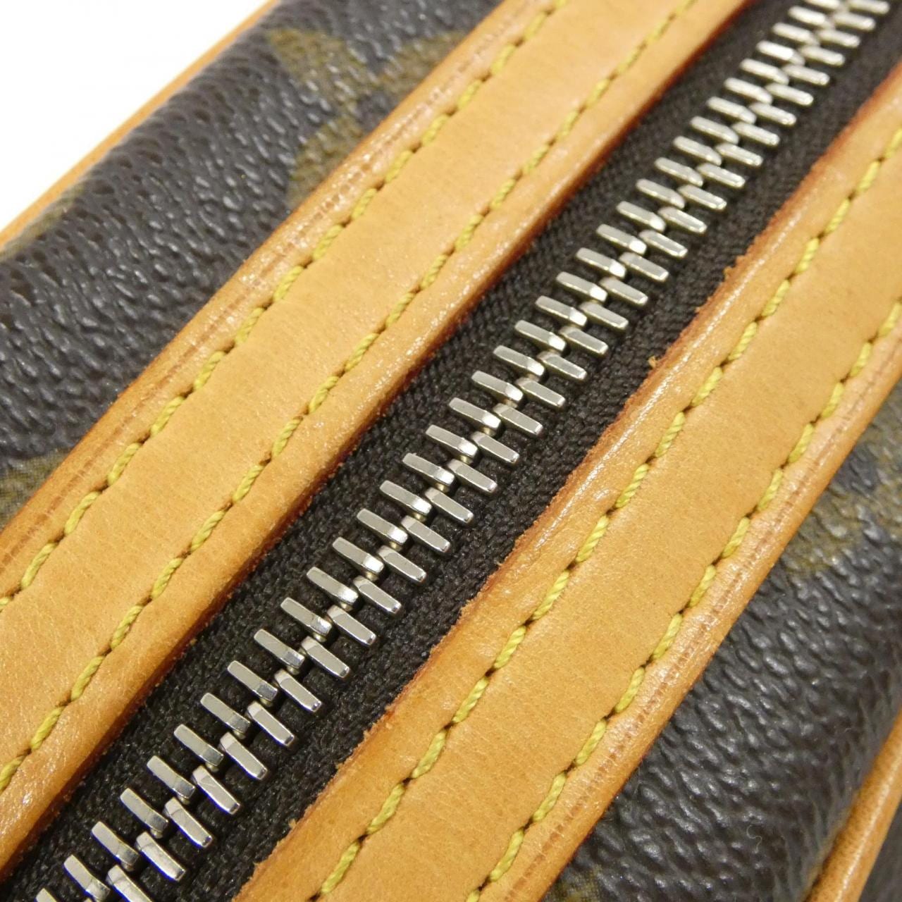 ルイヴィトン モノグラム クララ M40057 ショルダーバッグ