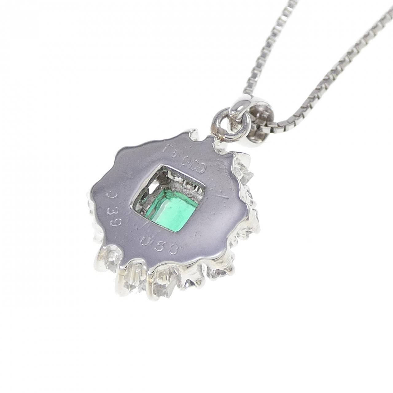 PT900/PT850 エメラルド ネックレス 0.58CT