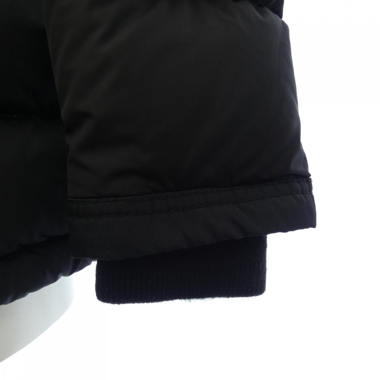 モンクレール MONCLER ダウンジャケット