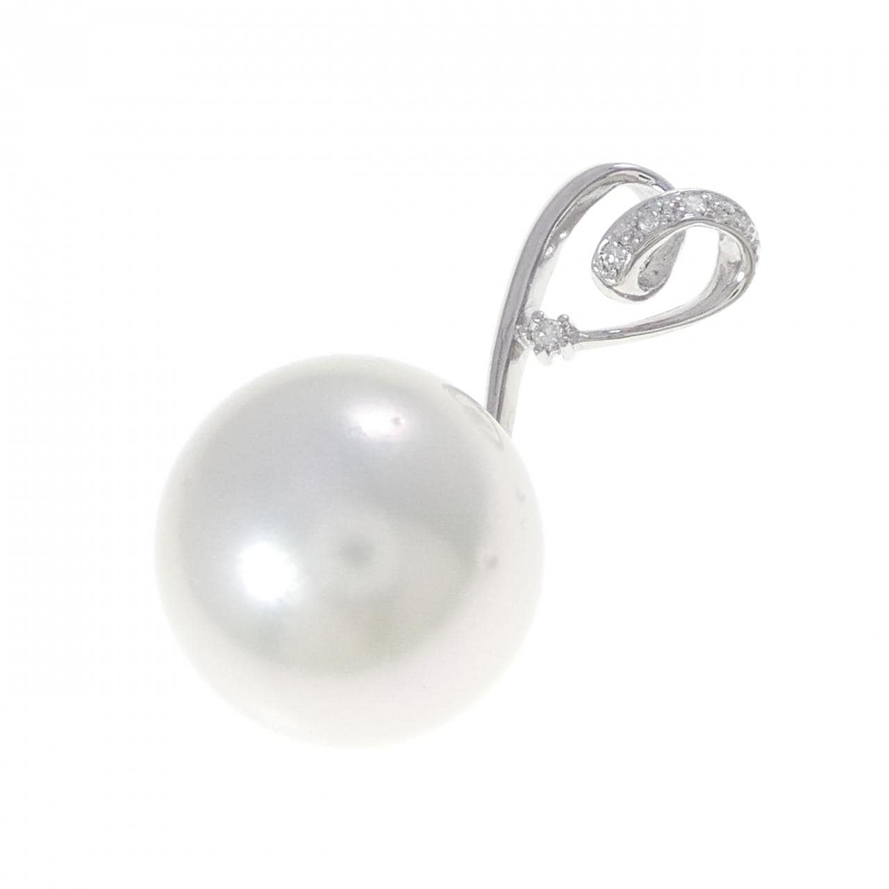 18K白蝶珍珠心形吊坠，15.7毫米