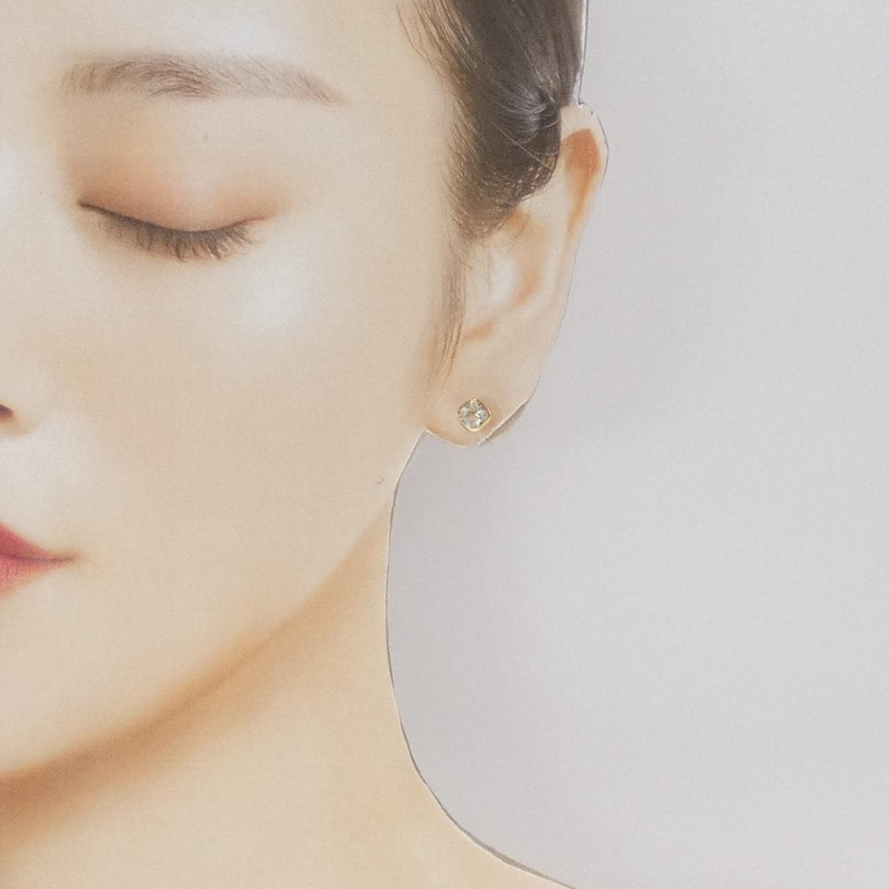 ヴェレッタ オッターヴァ クオーツ ピアス