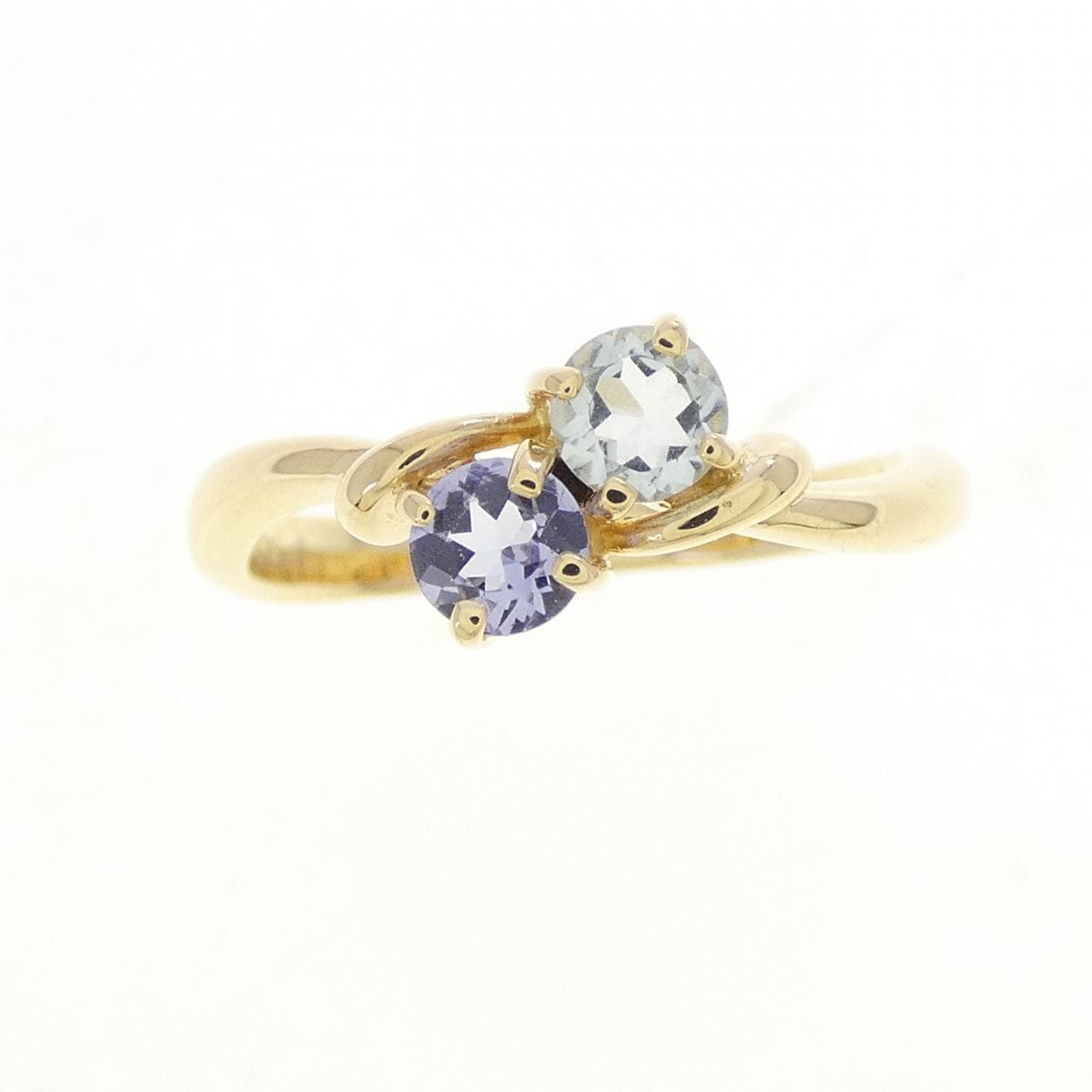 K18YG Tanzanite ring