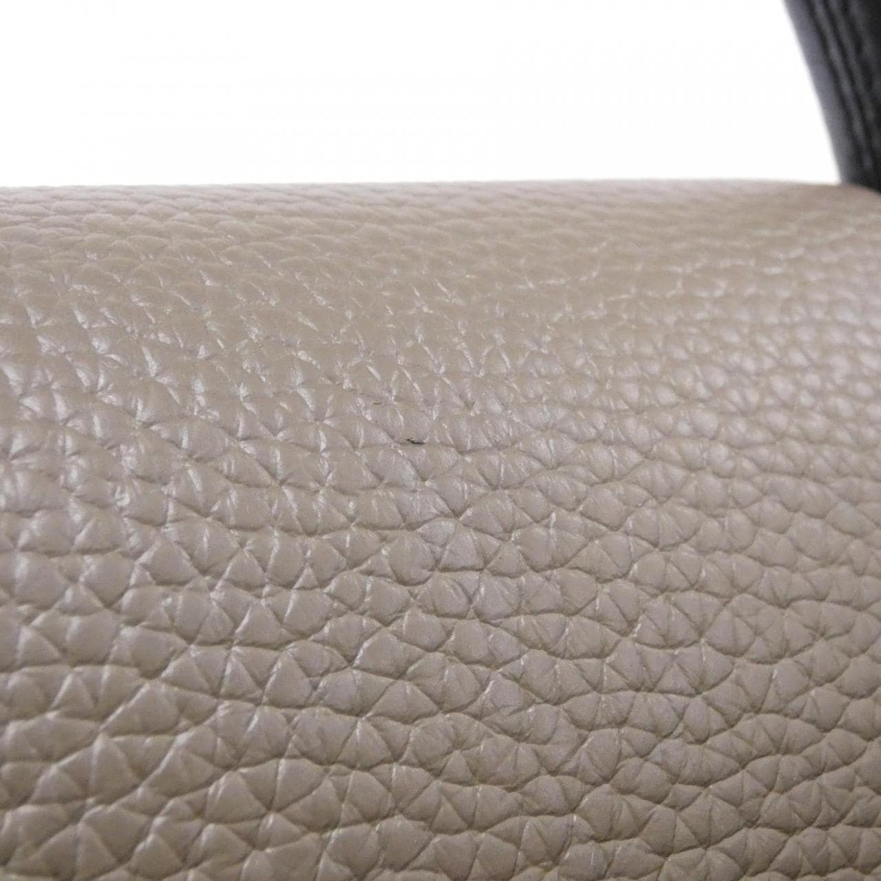 LOUIS VUITTON Capucines 小號包