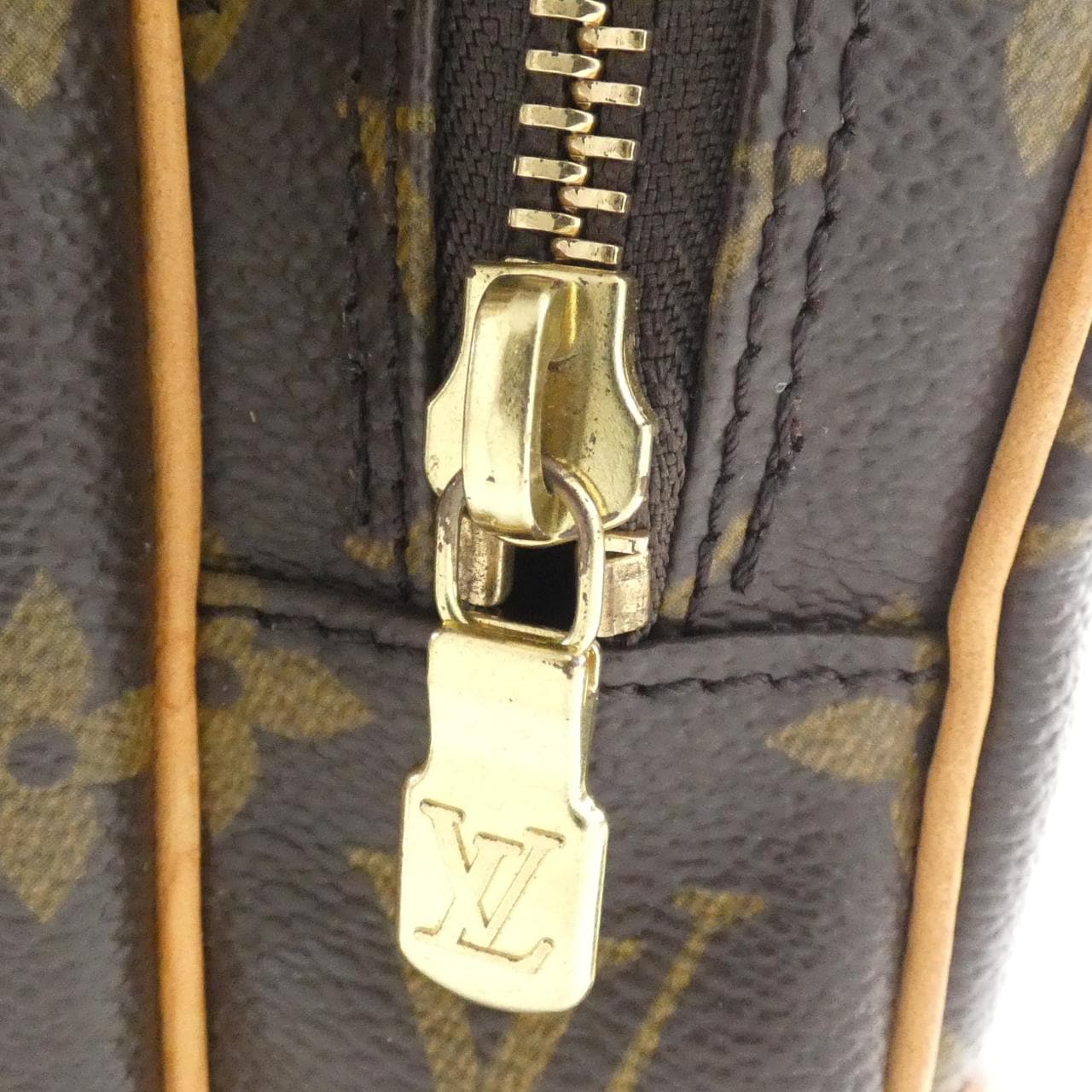 ルイヴィトン モノグラム アマゾン M45236 ショルダーバッグ