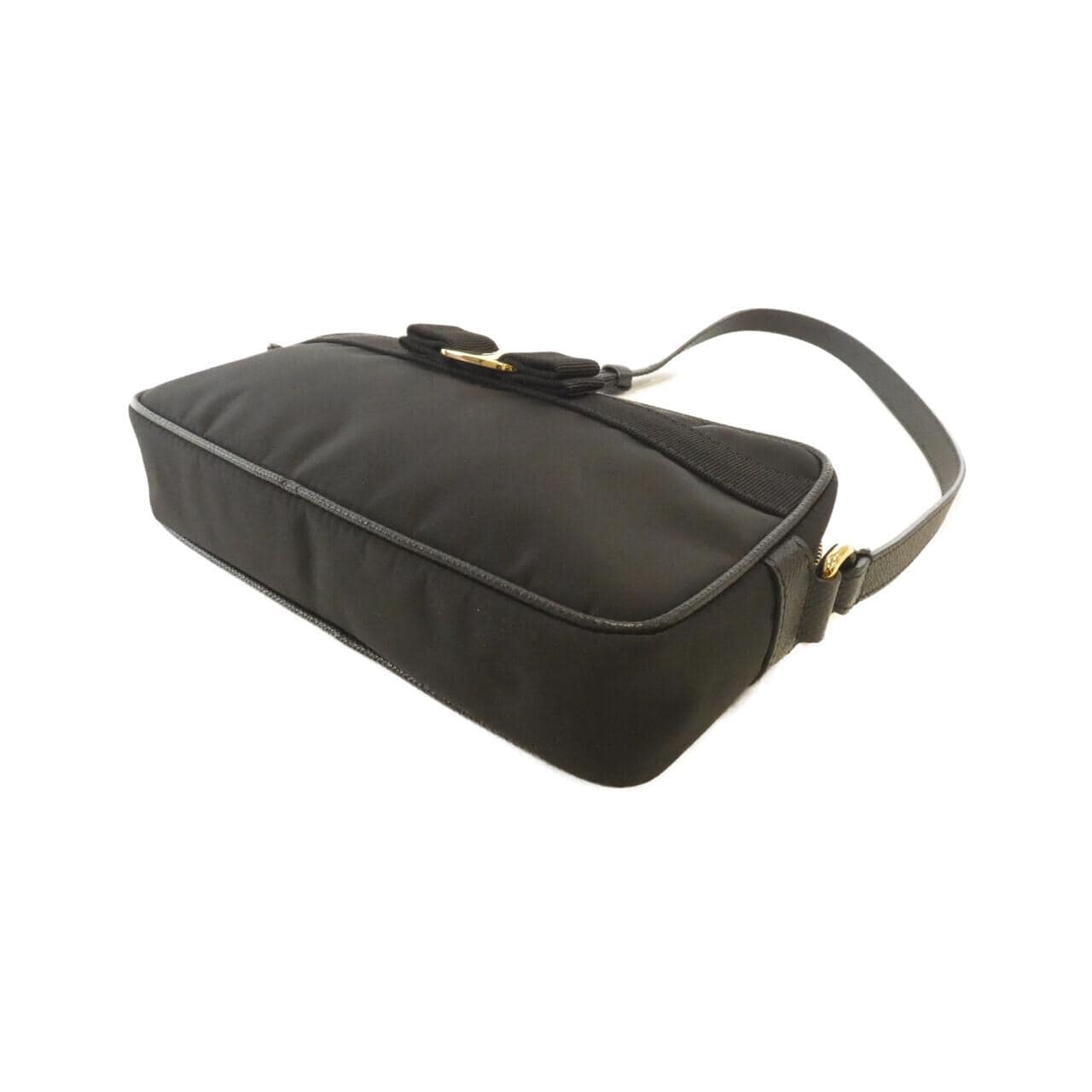 サルヴァトーレフェラガモ 22 0353 ショルダーバッグ