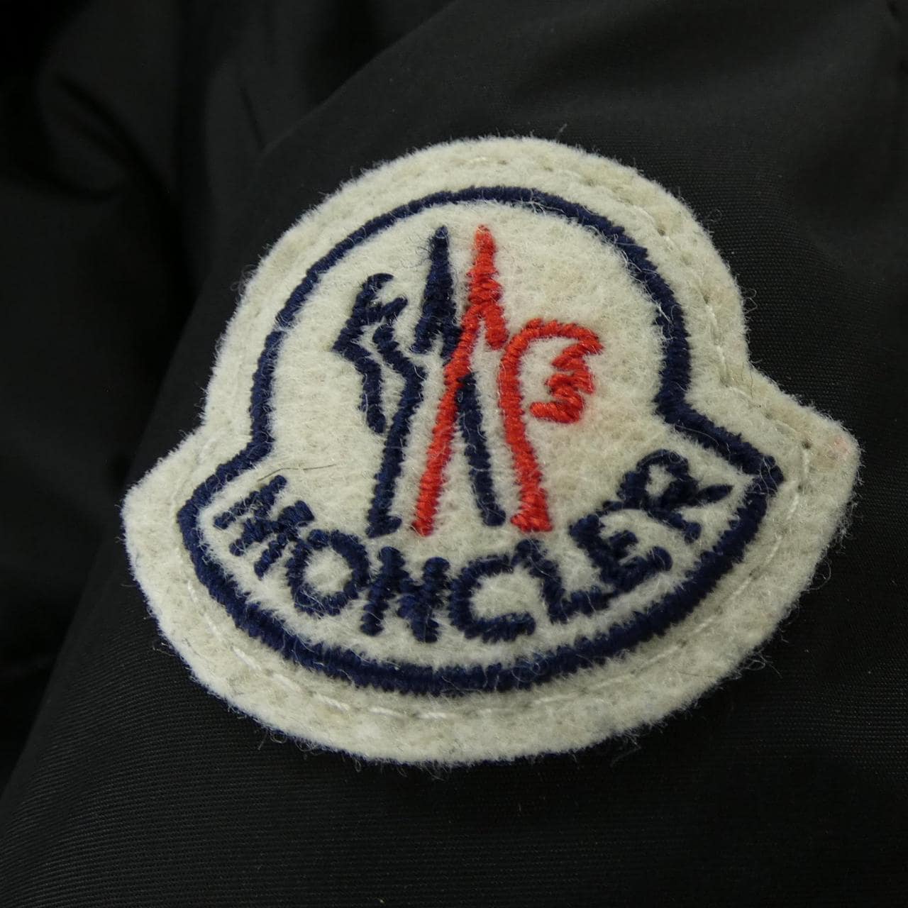 モンクレール MONCLER BETULA ダウンジャケット