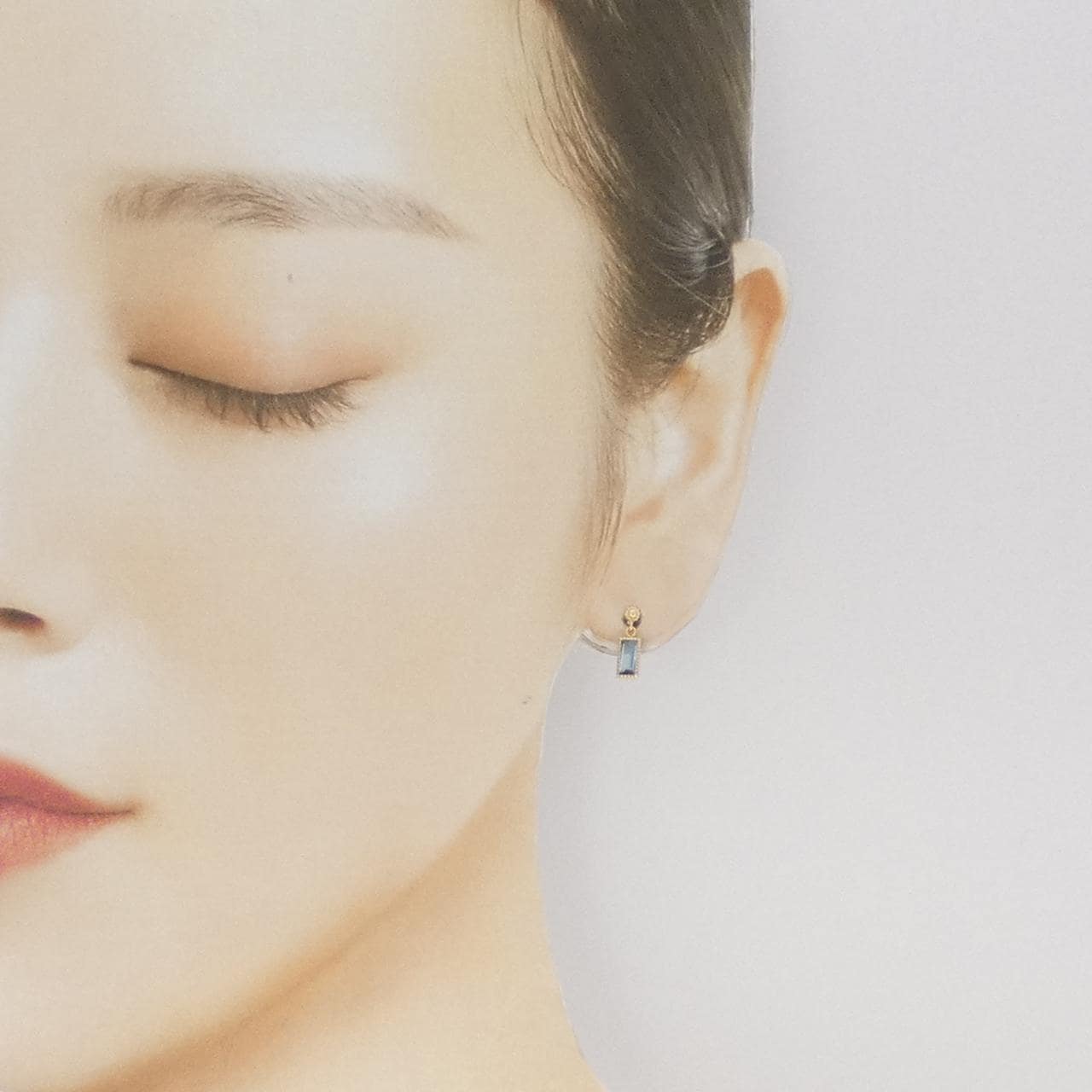 [新品] K10YG 藍色托帕石耳環