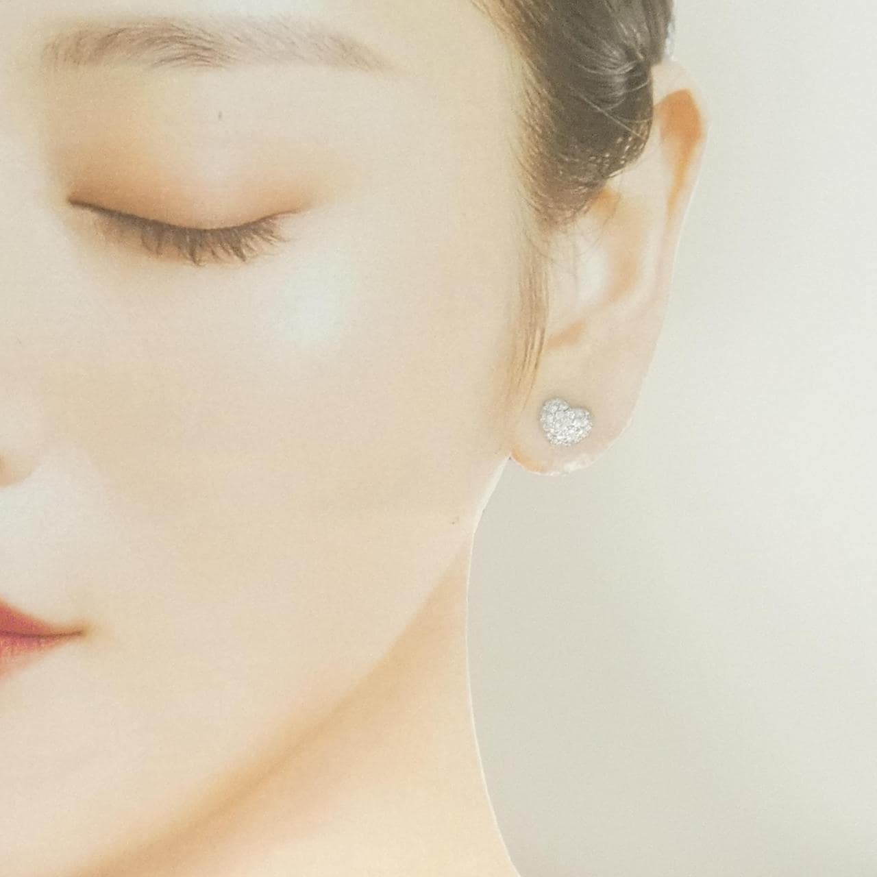 K18WG パヴェ ハート ダイヤモンド ピアス 0.60CT