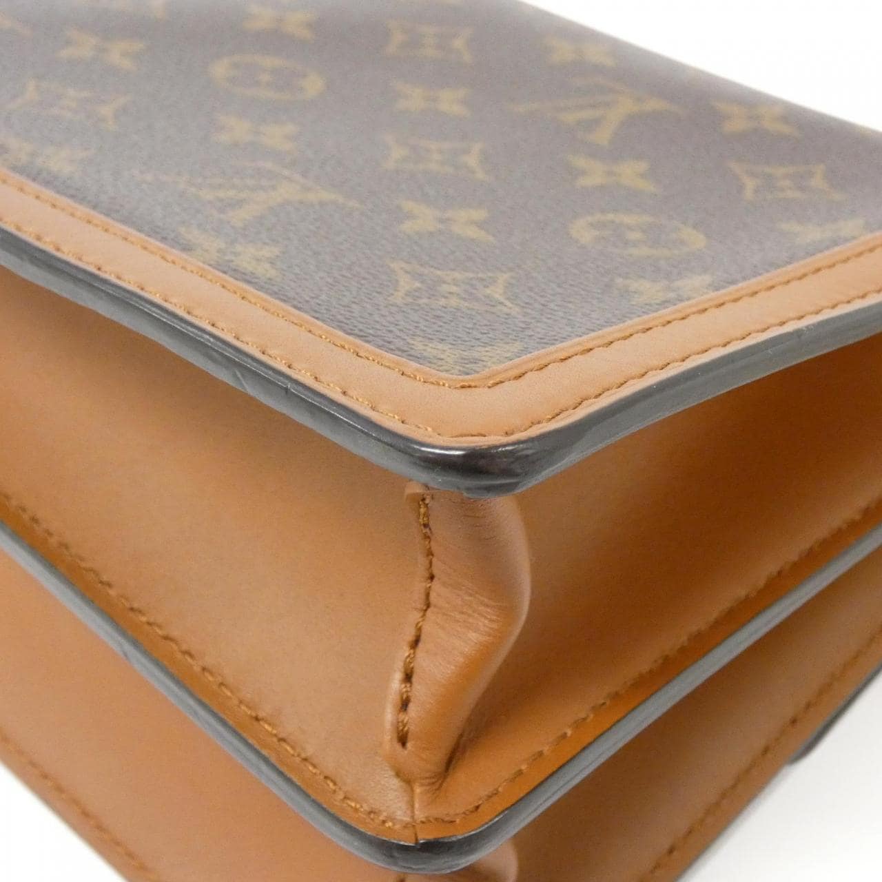 LOUIS VUITTON Monogram Reverse Dauphine MM M44391 Shoulder Bag