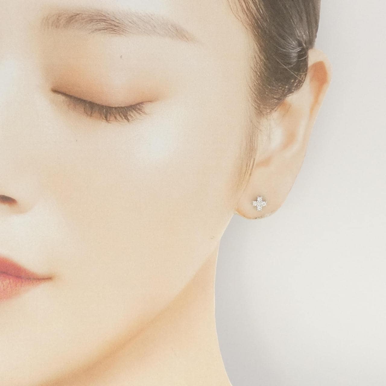 K18WG ダイヤモンド ピアス 0.16CT