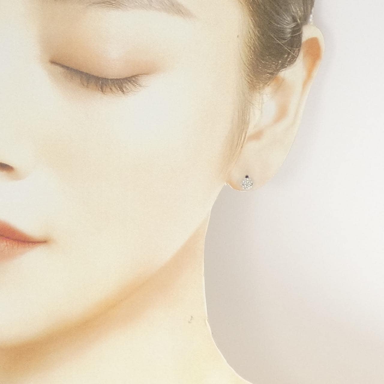 K14WG フラワー ダイヤモンド ピアス 0.22CT