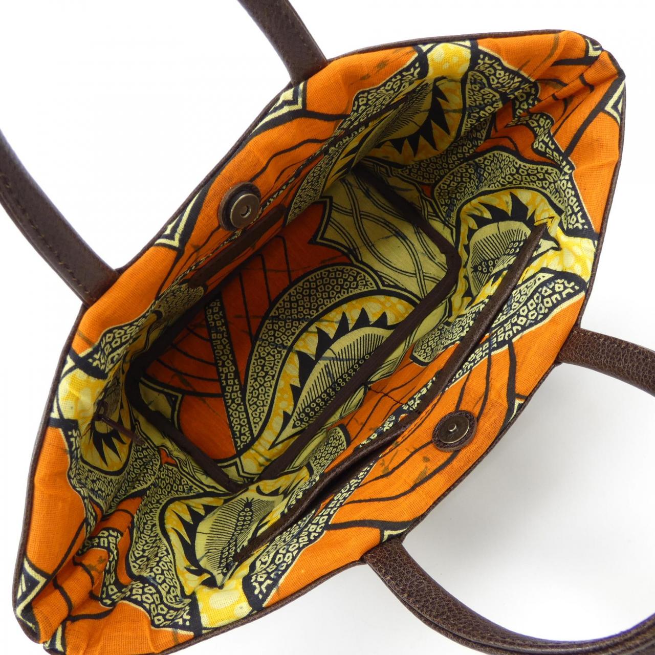 ngarishana BAG