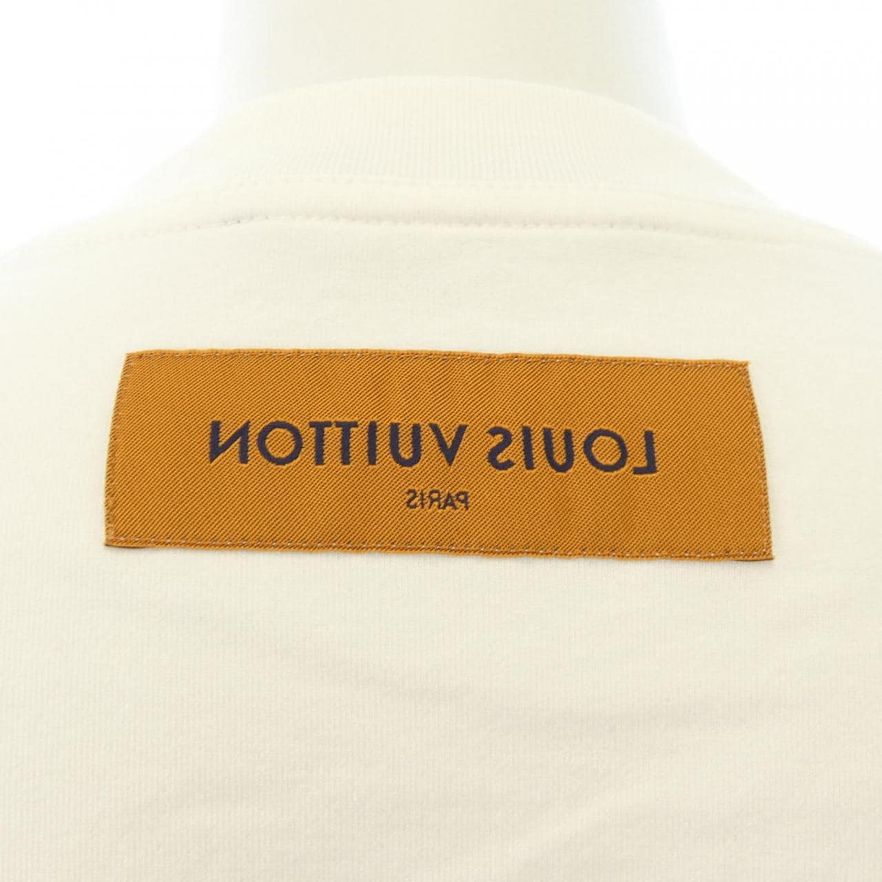 ルイヴィトン LOUIS VUITTON エンボスLVTシャツ HNY55WDT3 Tシャツ
