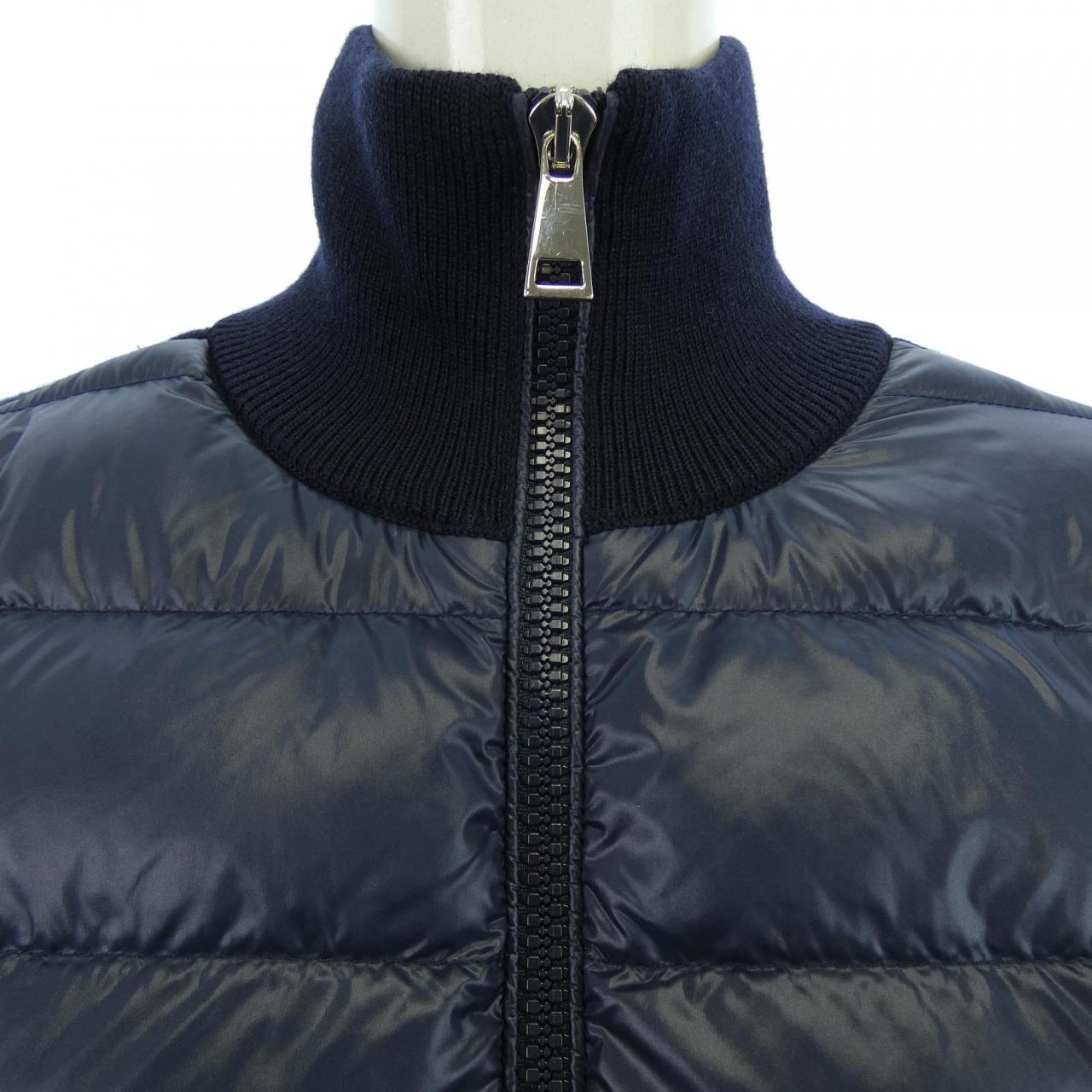 モンクレール MONCLER 10939B53200 ダウンジャケット