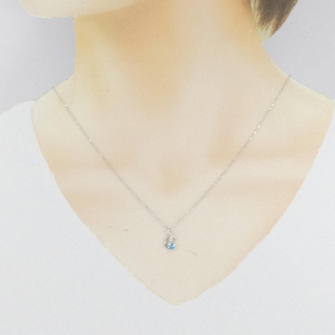 K10WG blue Topaz necklace