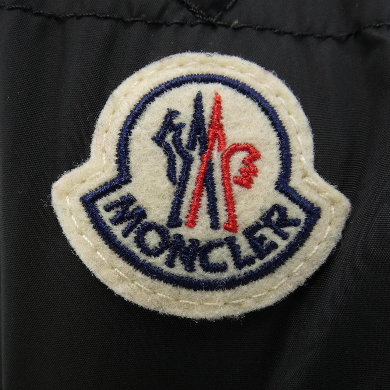 モンクレール MONCLER ダウンジャケット