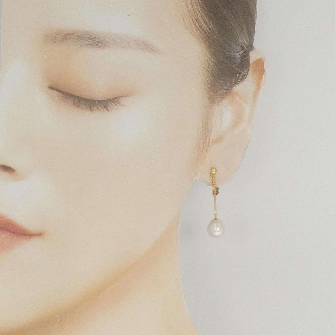 18K Yellow Gold Akoya Pearl Earrings 8.4mm