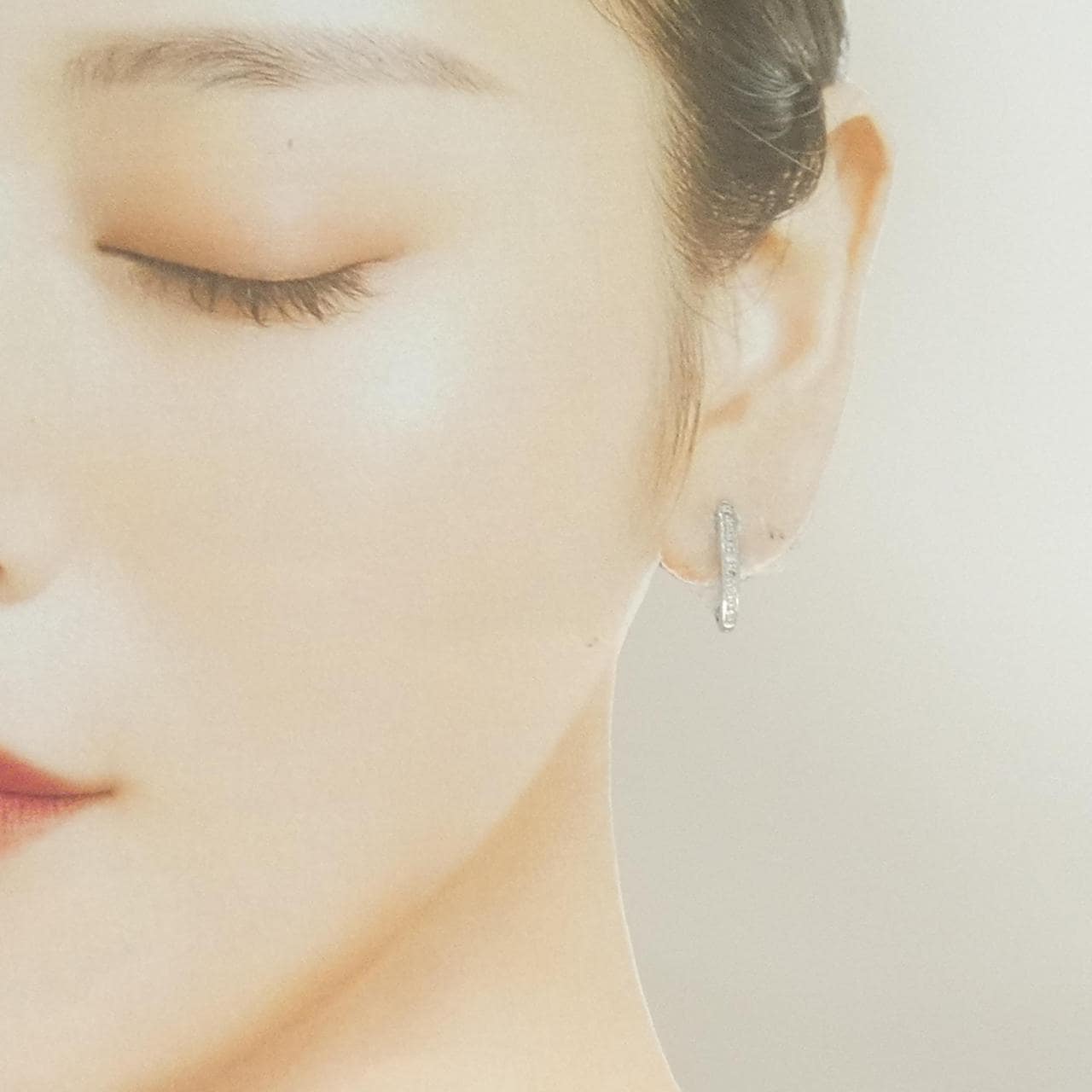 18KWG ダイヤモンド フープ ピアス