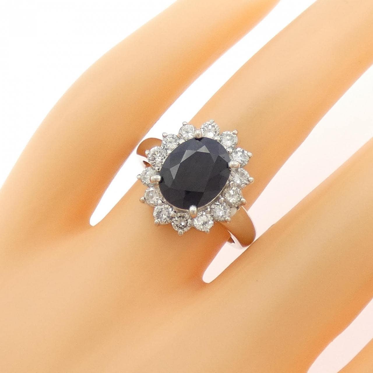 PT900 サファイヤ リング 3.00CT