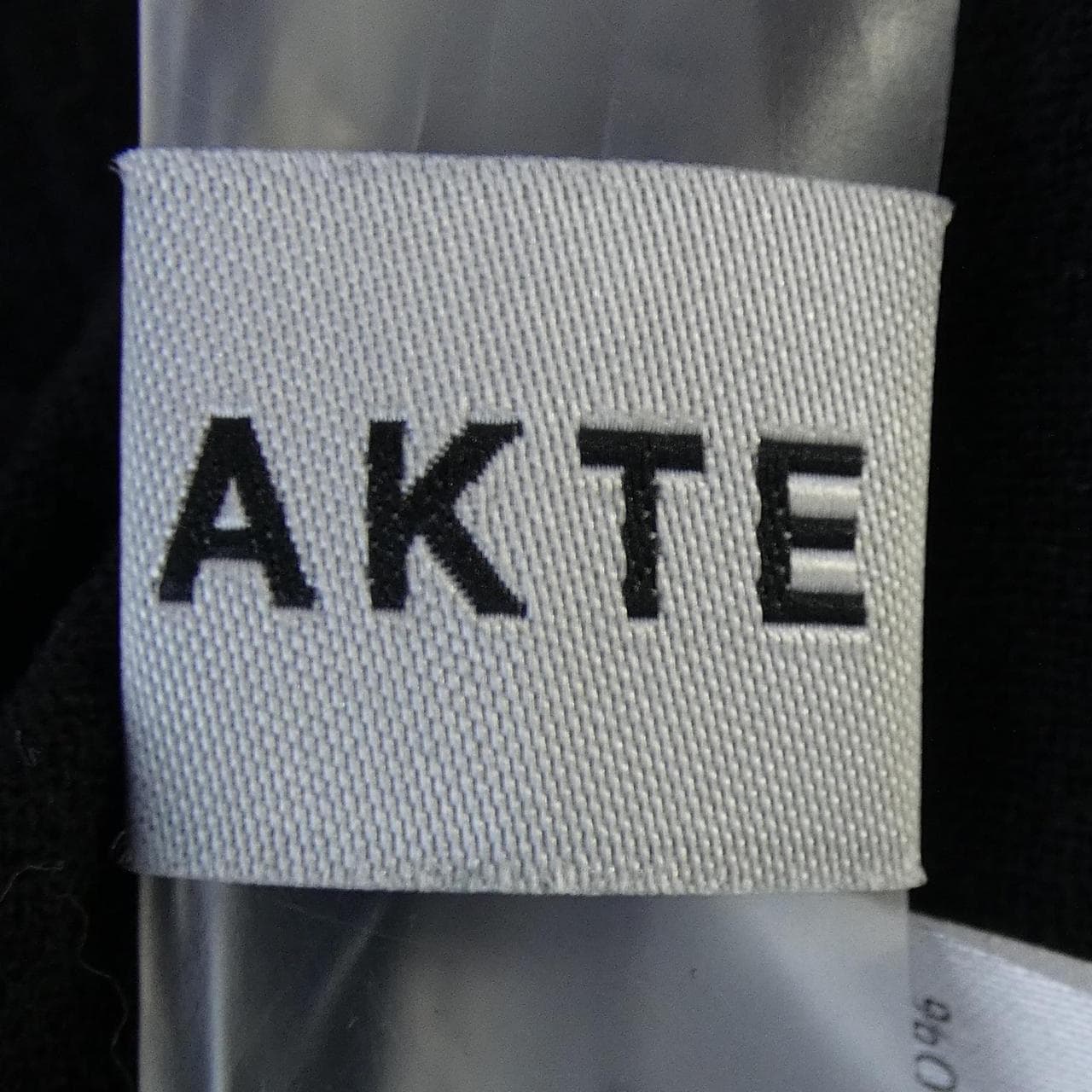 AKTE シャツ