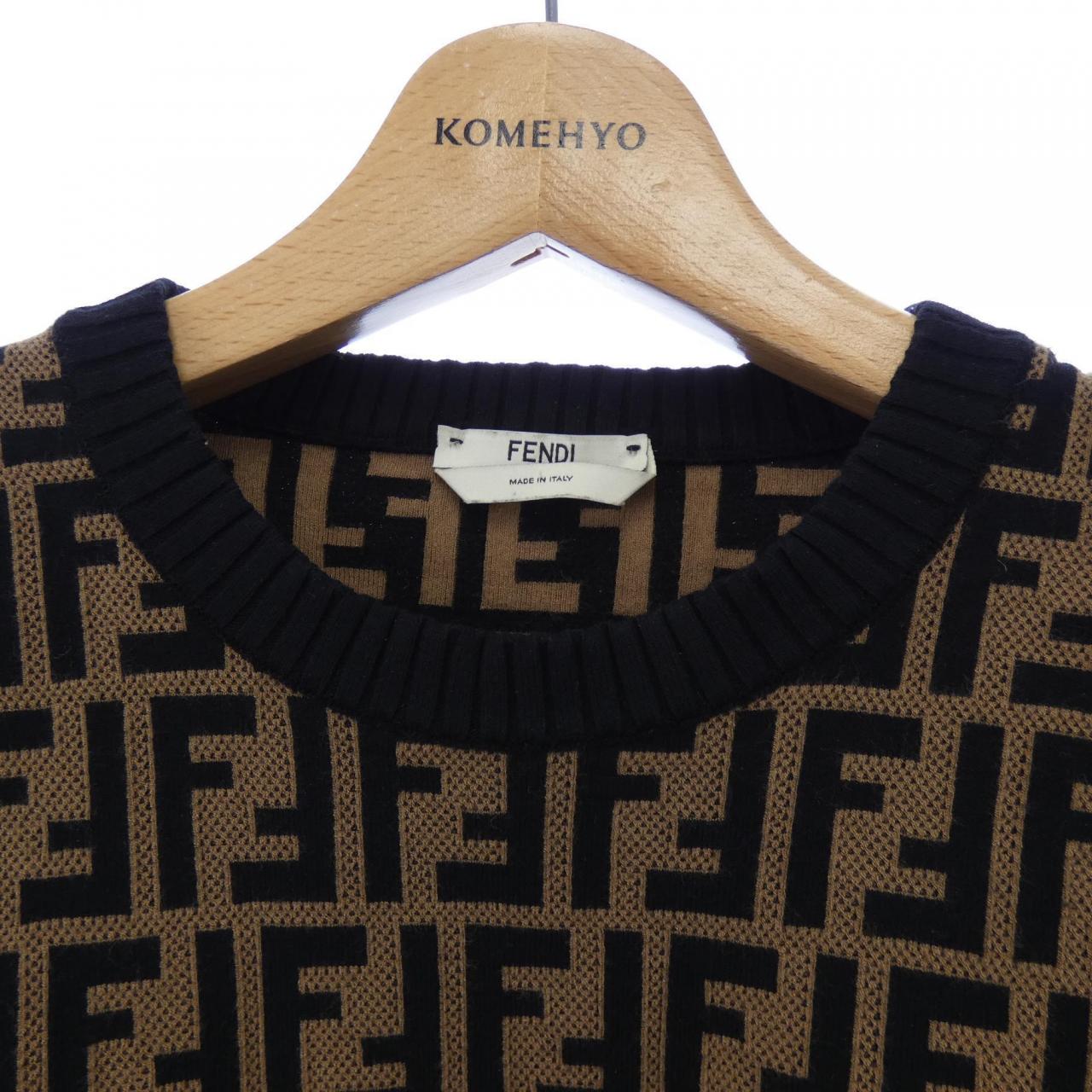 ♡新品♡ FENDI フェンディ ひざ丈スカート ニット サイズ44 ♡新品♡ FENDI フェンディ ひざ丈スカート ニット サイズ44