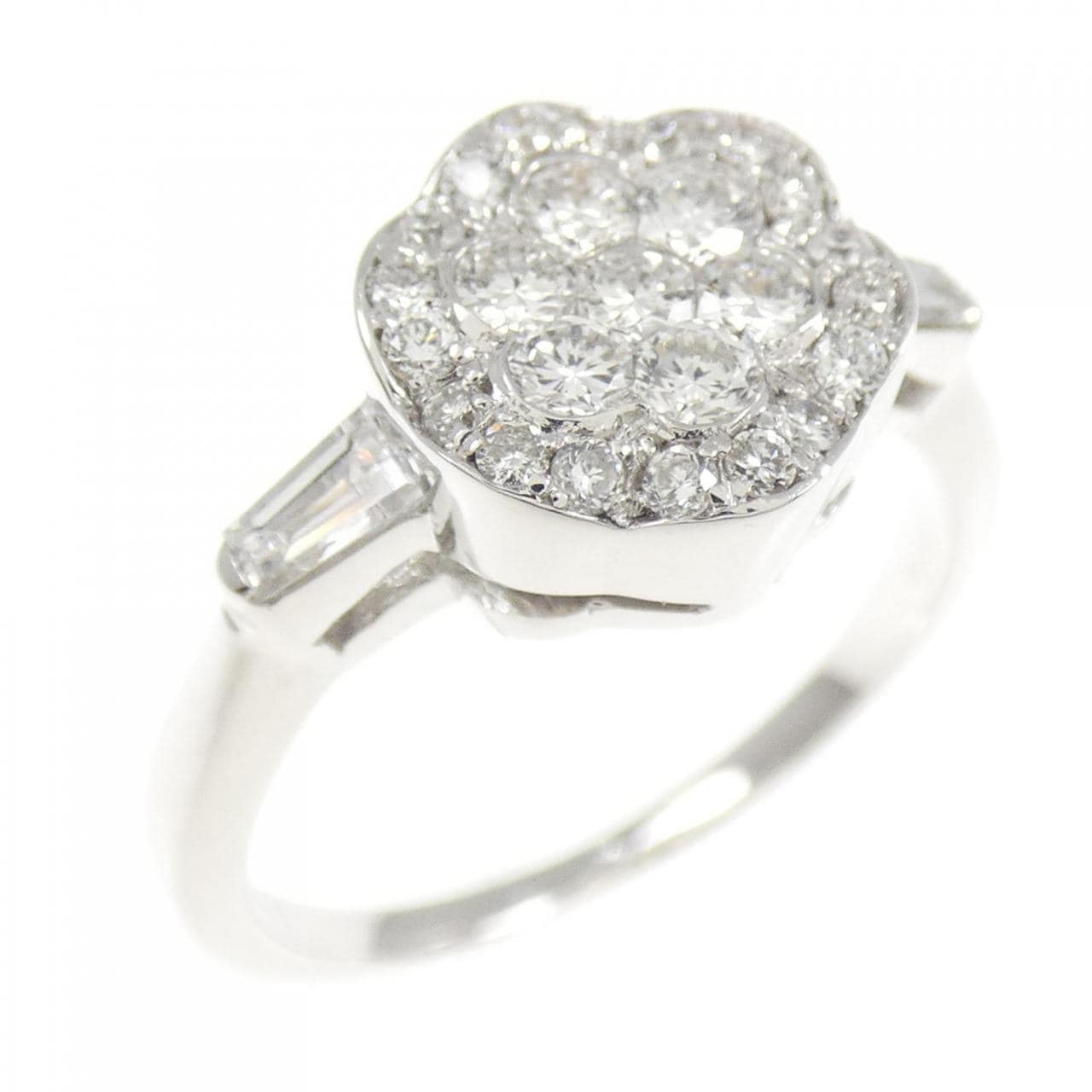 K18WG フラワー ダイヤモンド リング 0.64CT